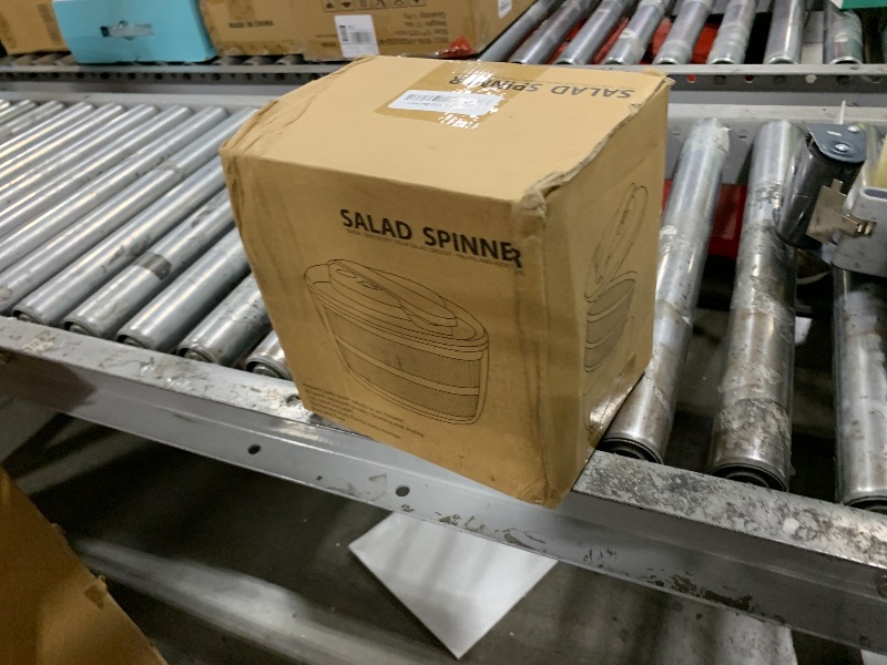 Photo 1 of salad spinner