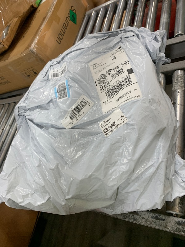 Photo 1 of Amazon Basics Bubble Cushioning Wrap Packing Material for Fragile Items, Perforated, 12 inch x 175 ft Long Roll, Small 3/16", Clear