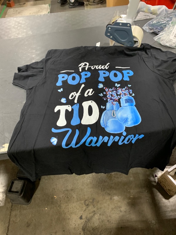 Photo 1 of 2XL SHIRT 