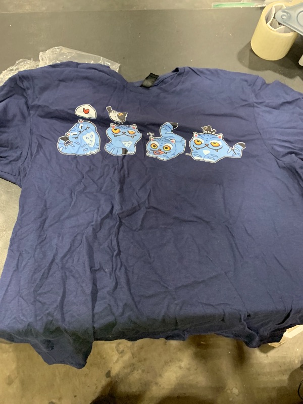 Photo 1 of L generic shirt 