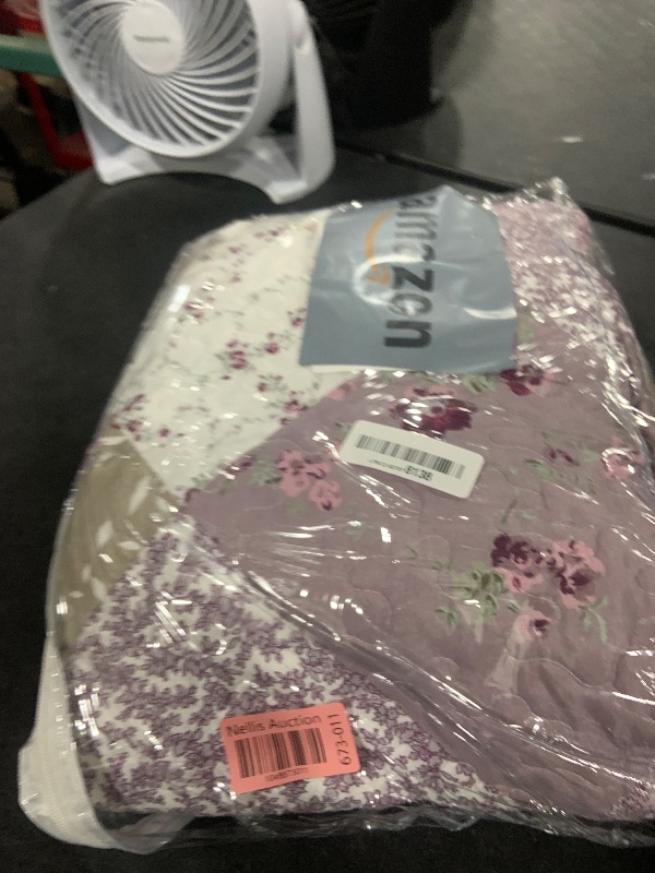 Photo 1 of Brilliant Sunshine Lilac and Beige Rose Quilt Set, 2-Piece Bedding Sets with 1 Sham, Patchwork Design, Washable and Reversible Bedspread, Soft Lightweight Coverlet, All-Season, Twin/Twin XL