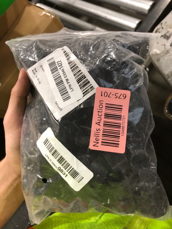 Photo 1 of 100pcs Black Plastic Bottle Caps for Diy Crafts, Leak-Proof Drink Bottle Covers, Reusable and Portable, 1.18 * 1.18 * 0.66inch, Ideal for Milk, Juice, Water, Soda