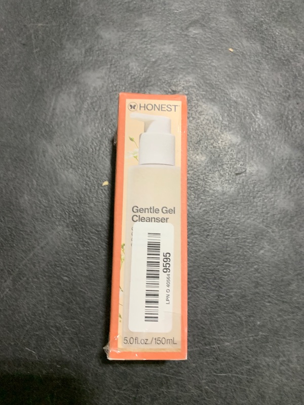 Photo 1 of Honest Beauty Gentle Gel Daily Face Cleanser | Calms, Refreshes, + Hydrates | Vegan + Safe for Sensitive Skin | 5 fl oz