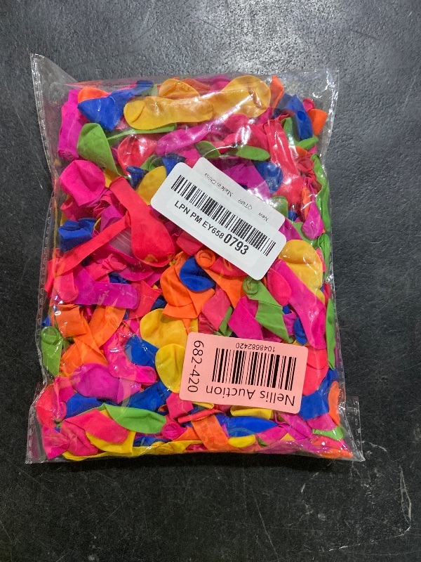 Photo 1 of 600 Pack Water Balloons Refill Kits Eco-Friendly Latex Water Bomb Balloons for Summer Splash Fun Fight Games with 2 Hose Nozzles Refill Kits