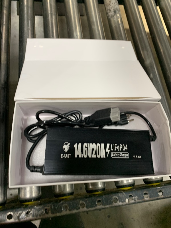 Photo 1 of 12V 20A Lithium Battery Charger 14.6V LiFePO4 Battery Charger Smart Charger with Anderson Connector Indicator Special for Lithium LiFePO4 Deep Cycle Rechargeable Batteries of Boat, RV