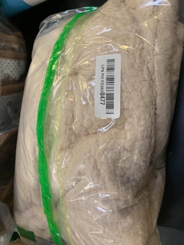 Photo 1 of 1 Pack 3 Calming Blankets Fluffy Premium Fleece Pet Blanket Soft Sherpa Throw for Dog Puppy Cat Beige Medium (30" x20'')