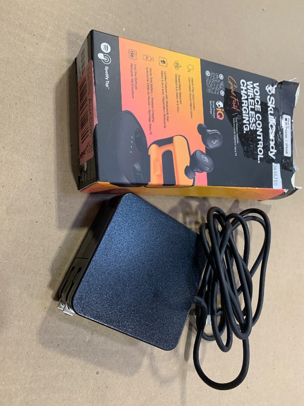 Photo 1 of 65W USB C Power Adapter, Fiattigear Type C Power PD Wall Fast Charger Compatible with Mac Book Pro, Dell Latitude, Lenovo, Huawei Matebook, HP Spectre, Acer Chromebook and Any Laptops or Smart Phones1