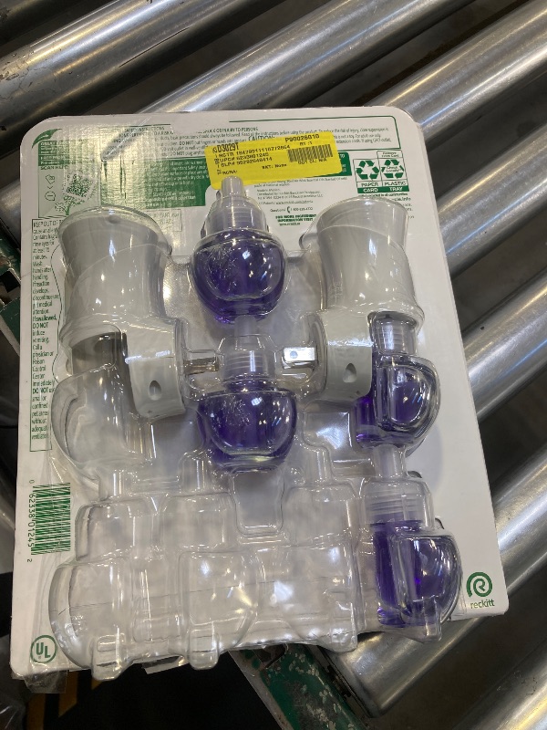 Photo 1 of Air Wick Lavender And Chamomile Refills, 4 Pack