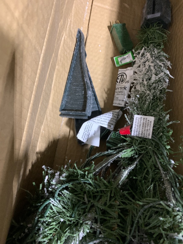 Photo 1 of 3ft Christmas tree