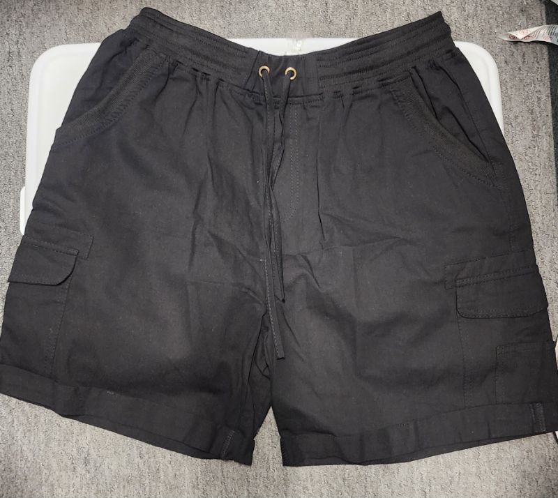 Photo 1 of XXL WOMEN'S CARGO SHORTS