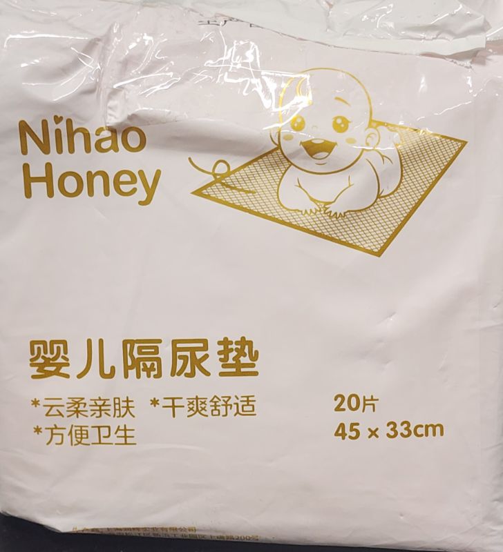 Photo 1 of 15 PCS BABY DISPOSABLE DIAPER CHANGING PADS PINK 13X18in