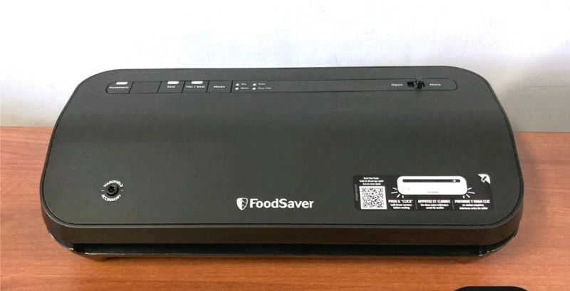 Photo 1 of FOODSAVER VACUUM FOOD SEALING SYSTEM (INCLUDES BAGS)