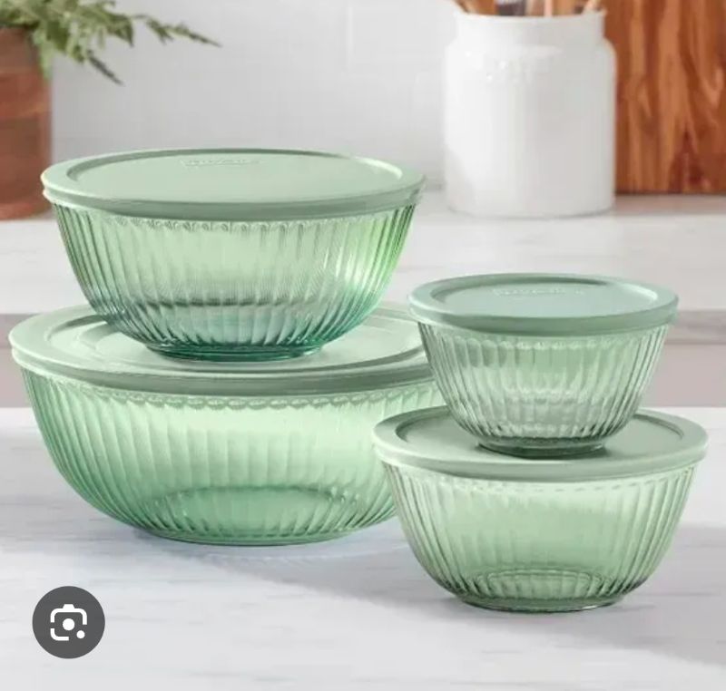 Photo 1 of PYREX 8 PIECE GLASS MIXING BOWL SET WITH LIDS
