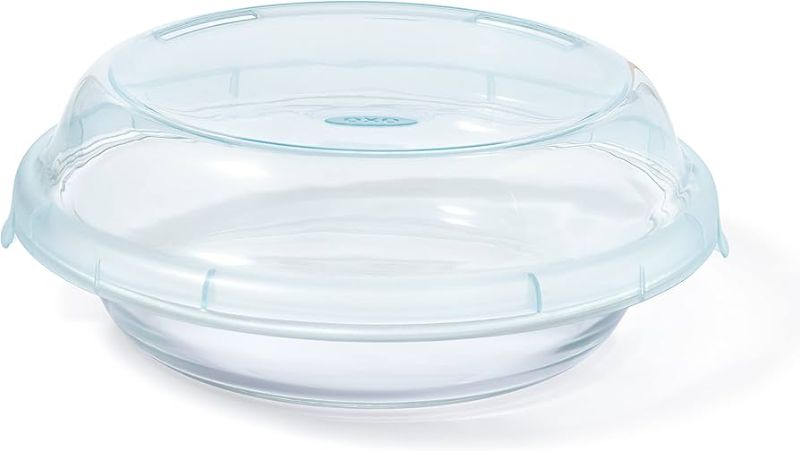Photo 1 of OXO Glass deep dish pie plate with lid,44.8 volume capacity, small crack in plastic lid