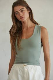 Photo 1 of SIZE L SEEMLESS TANK