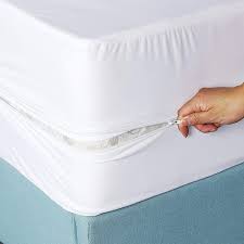 Photo 1 of QUEEN SIZE ZIPPERED MATTRESS PAD/ WATERPROOF