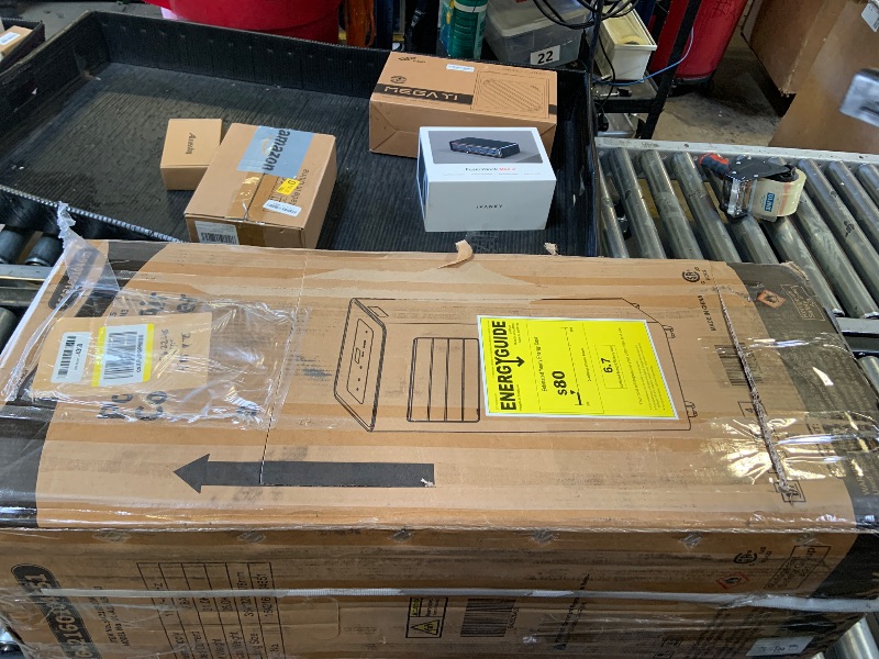 Photo 2 of PORTABLE AIR CONDITIONER