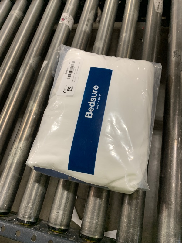 Photo 1 of Bedsure White Duvet Cover Queen Size - 3 Pieces Prewashed Extra Soft Bedding Set, Includes 1 Duvet Cover 90x90 Inches