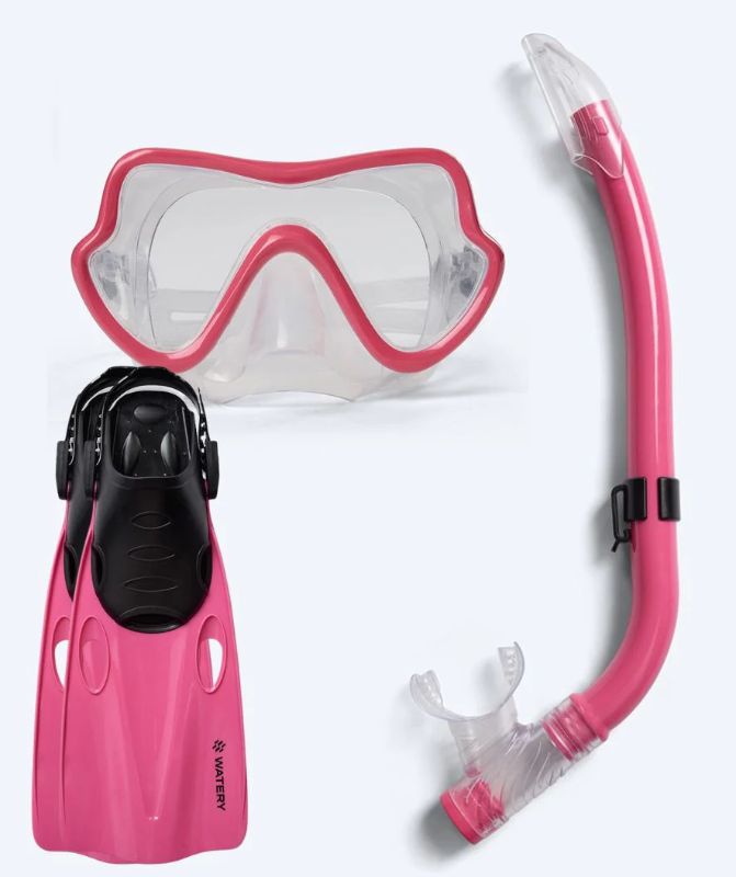 Photo 1 of Watery snorkel set for junior (Size 4.5)