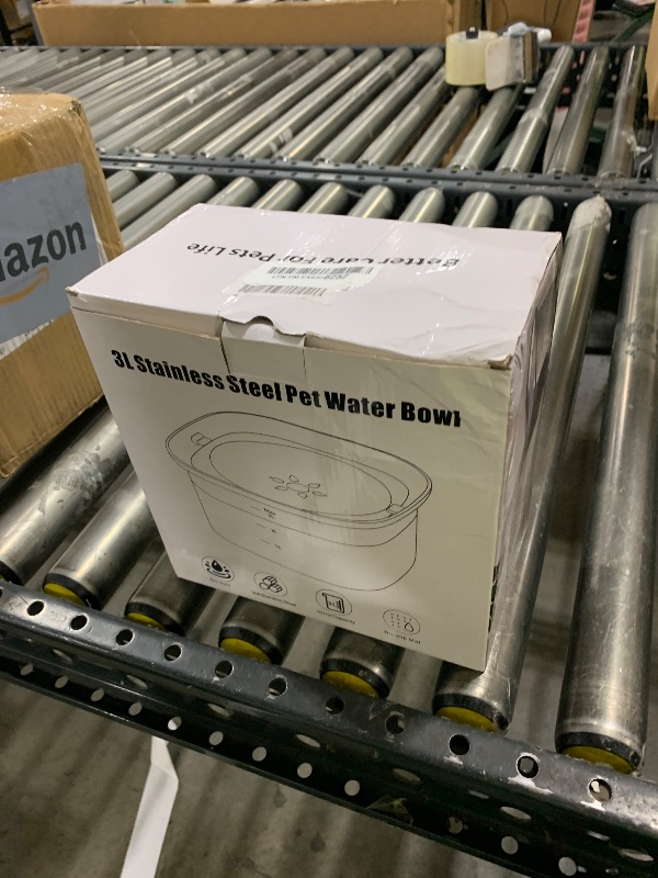 Photo 1 of UPSKY 3L Dog Water Bowl 101oz Stainless Steel Dog Bowl No Spill Large Capacity Dog Food Water Bowl 