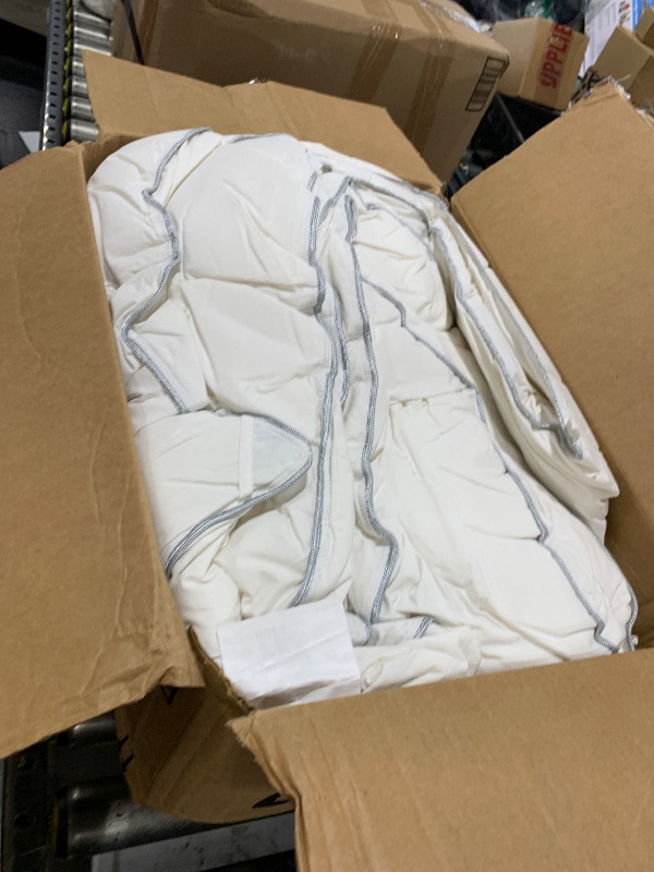 Photo 1 of Yalamila Goose Feather Down Fiber Comforter King Size, Ultra Soft Fluffy King Duvet Insert with 100% Cotton Cover, Luxurious Hotel Collection Comforter for All Season, White 106"x90"
