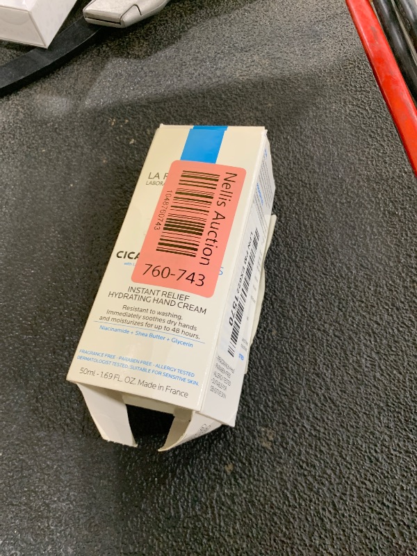 Photo 1 of La Roche-Posay Cicaplast Hand Cream, Instant Relief Moisturizing Hand Lotion for Dry Hands, Shea Butter Lotion for Dry Cracked Hands, Non Greasy, Fragrance Free, 1.69 Fl Oz (Pack of 1)