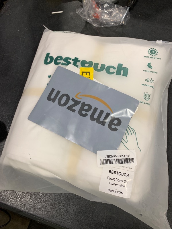 Photo 1 of BESTOUCH Duvet Cover Set 100% Washed Cotton Linen Feel Super Soft Comfortable Chic Lightweight 3 PCs Home Bedding Set Solid Bright White Queen