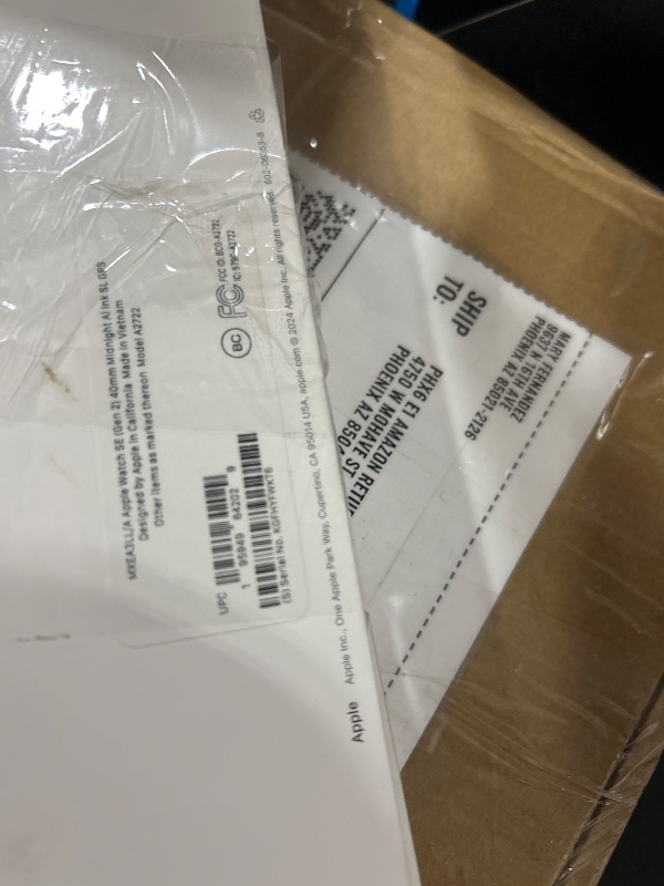 Photo 1 of Apple Watch SE (2nd Gen) [GPS 40mm] Smartwatch , Carbon Neutral   WRIST BAND AND CHARGER ONLY 