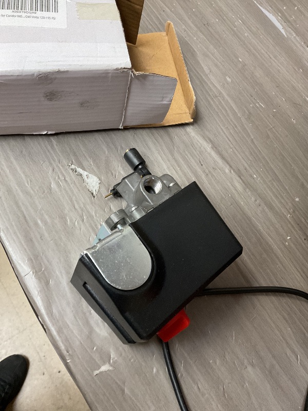 Photo 1 of Replace for Condor MDR 11/11 EA Pressure Switch 26 AMPS 120/240 Volts 120-155 PSI