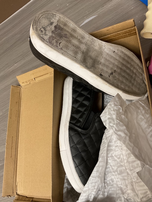 Photo 1 of Steve Madden Women's Ecentrcq Black Pulsar Sneaker 7.5 W US