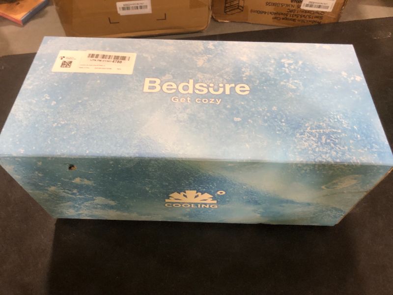 Photo 1 of Bedsure Cooling Comforter Queen Size, Cooling Blankets for Hot Sleepers, Q-Max>0.42, Breathable Cooling Blanket for Night Sweats, All-Season Lightweight Comforter (90"x90", White)