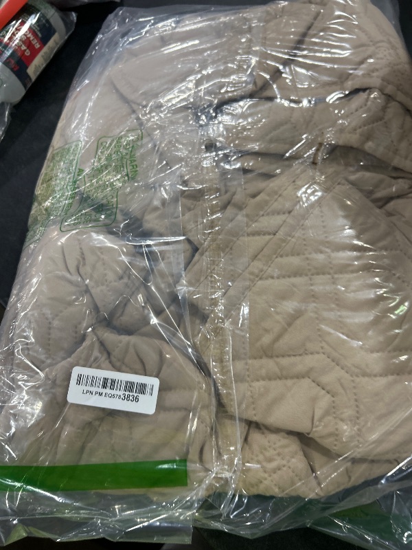 Photo 1 of Ameritex Waterproof Blanket Reversible Dog Bed Cover Pet Blanket for Furniture Bed Couch Sofa