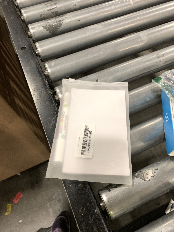 Photo 1 of Metallic Bright Silver Marker,1pcs 1-3mm Liquid Silver Chrome Marker, Oil-based Paint Marker Pen for Any Surfac
