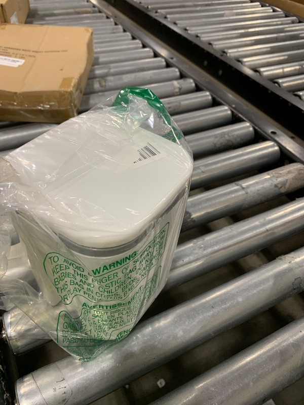 Photo 1 of 0.5 GASLLON PLASTIC MINI TRASH CAN