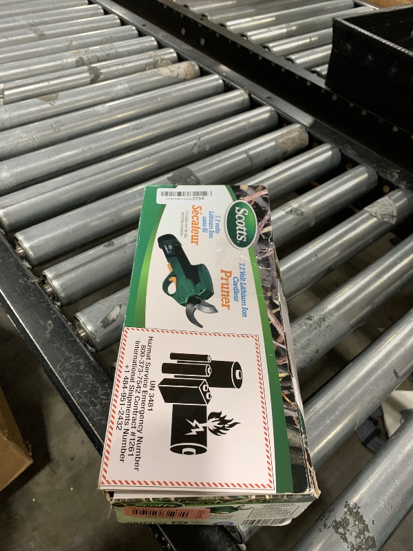 Photo 1 of Scotts Outdoor Power Tools PR17215S 7.2-Volt Lithium-Ion Cordless Rechargeable Power Pruner, Green