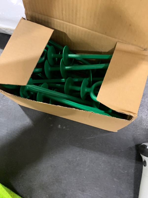 Photo 1 of WIBBLESOX 20 Pcs Green Garden Hose Guide Stakes Holiday Lights Holder Light Duty High Toughness Plastic Nails Tools for Garden Yard Plant Protection (20)