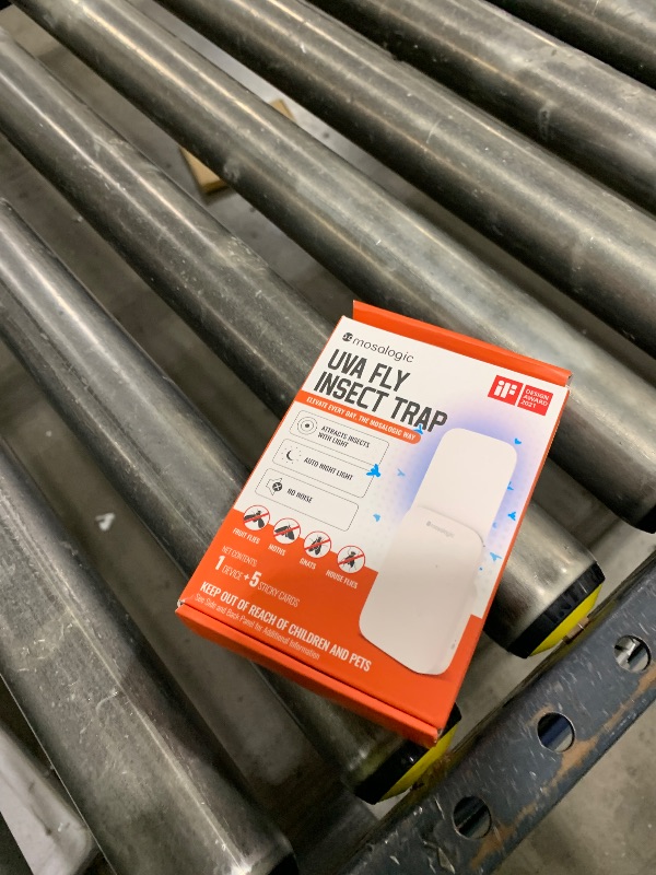 Photo 1 of Mosalogic Fruit Fly Traps for Indoors Gnat Trap for House Indoor- 600 Sqft Protection Area UV Fly Insect Trapper for Fruit Flies?Gnat?Mosquito?and Other Flying Insect Plug in Bug Killer White