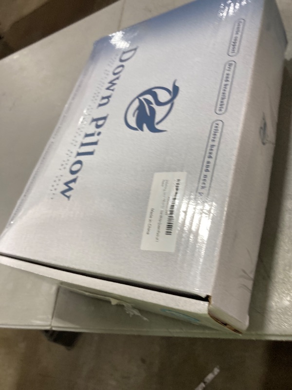 Photo 1 of Shilucheng Canadian Goose Down Pillows Queen Size Set of 1, 900+ Fill Power Side Sleeper Pillow for Sleeping Neck Pain Relief,100% Cotton Shell 600 Thread Count Hotel Quality Pillows?White,20" x 30"?