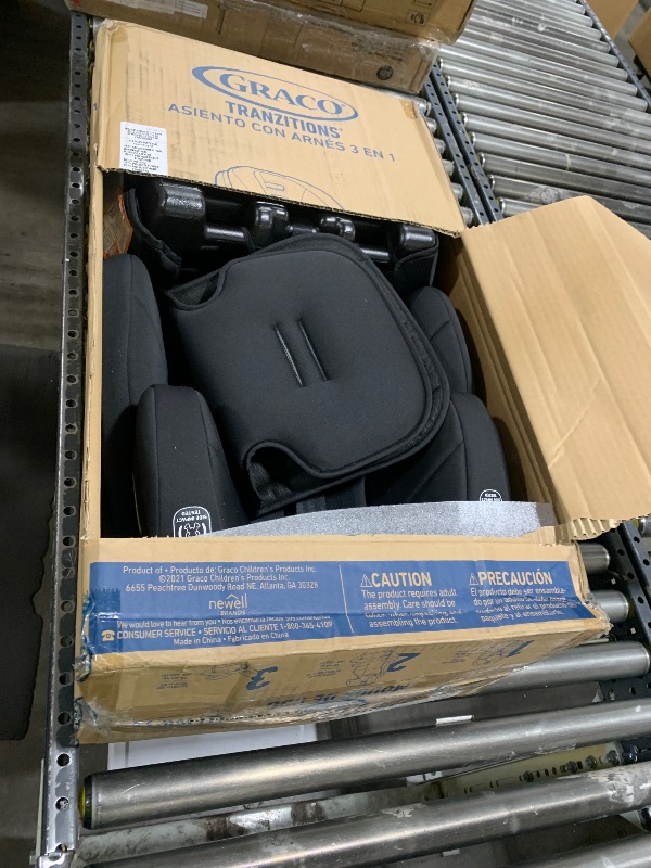 Photo 1 of Graco Tranzitions 3-in-1 Harness Booster Car Seat, Forward Facing Car Seat, Highback, to Backless Booster, Black
