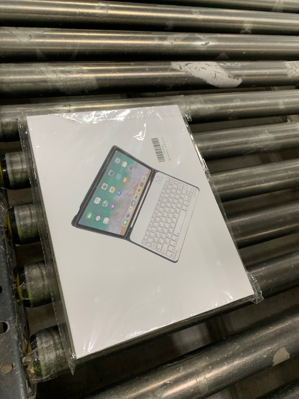 Photo 1 of aoub Keyboard Case for iPad (A16) 11th Gen 11 Inch 2025, iPad 10th Generation 10.9 inch 2022 with Pencil Holder, Stand Folio Detachable Wireless Bluetooth Rechargeable Keyboard, Light Green