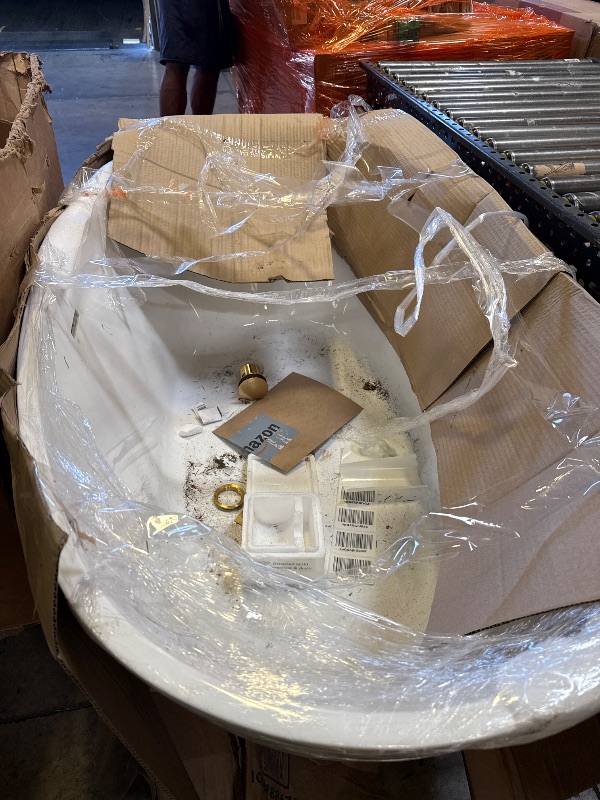 Photo 1 of Oval Tub