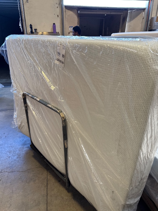 Photo 1 of zinus mattress queen