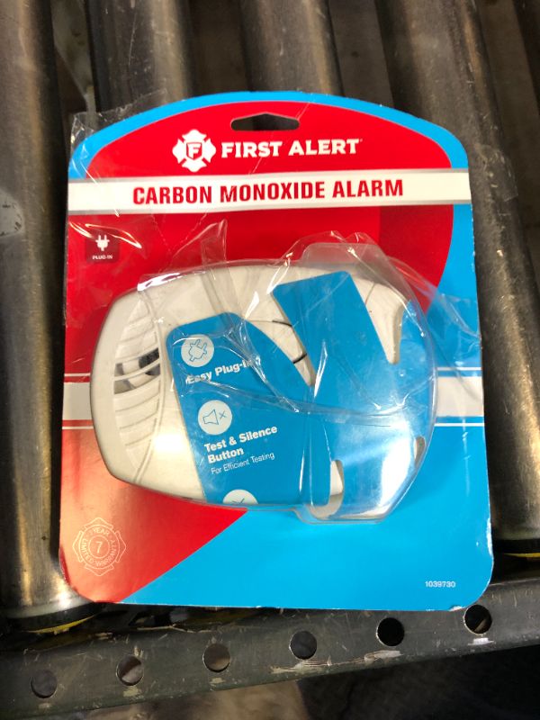 Photo 1 of First Alert Carbon Monoxide Detector, Plug-In Alarm with Test & Silence Button, CO600, White, 1-Pack