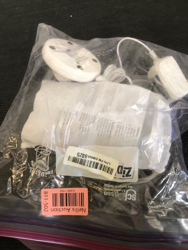 Photo 1 of Remington Smooth & Silky Electric Shaver for Women, 4-Blade Smooth Glide Foil Shaver and Bikini Trimmer with Almond Oil Strip, Shave Wet or Dry