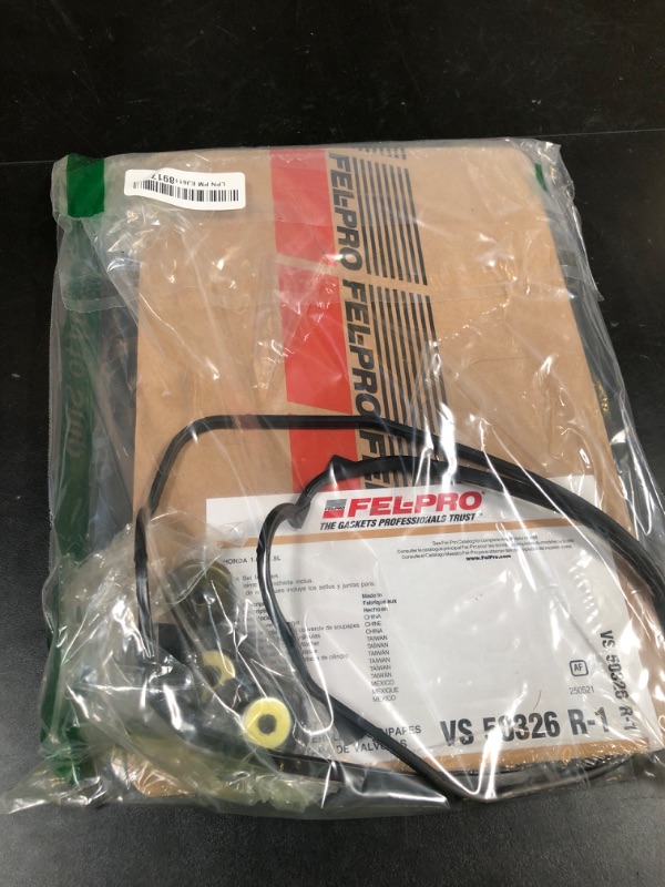 Photo 1 of FEL-PRO VS 50326 R-1 Engine Valve Cover Gasket Set for Honda Civic