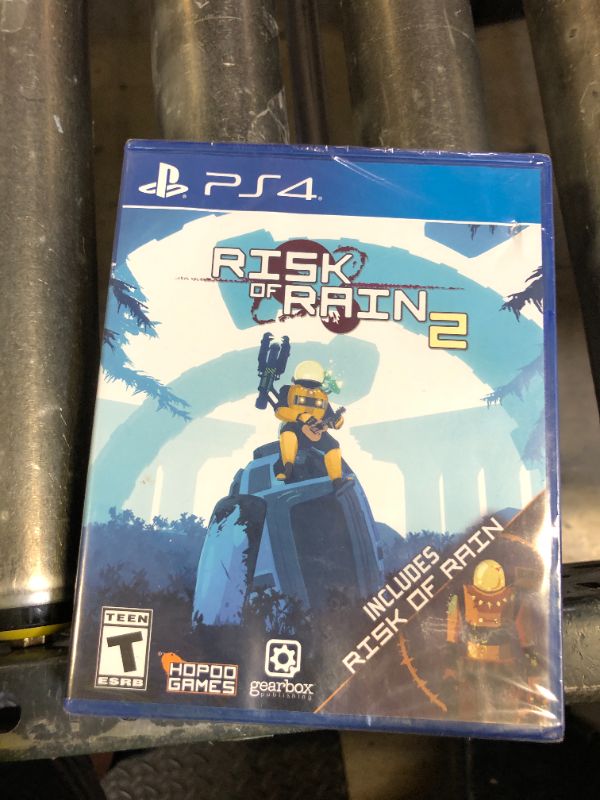 Photo 1 of Risk of Rain 2 - PlayStation 4