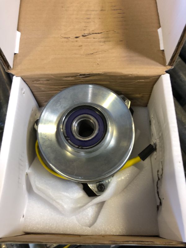 Photo 1 of Electric PTO Clutch for John Deere Warner AM123123 5215-34 Compatible with 180 185 LX172 LX173 LX176 LX178 LX186 LX188 PC2317 GS25 GS30 GS45 GS75