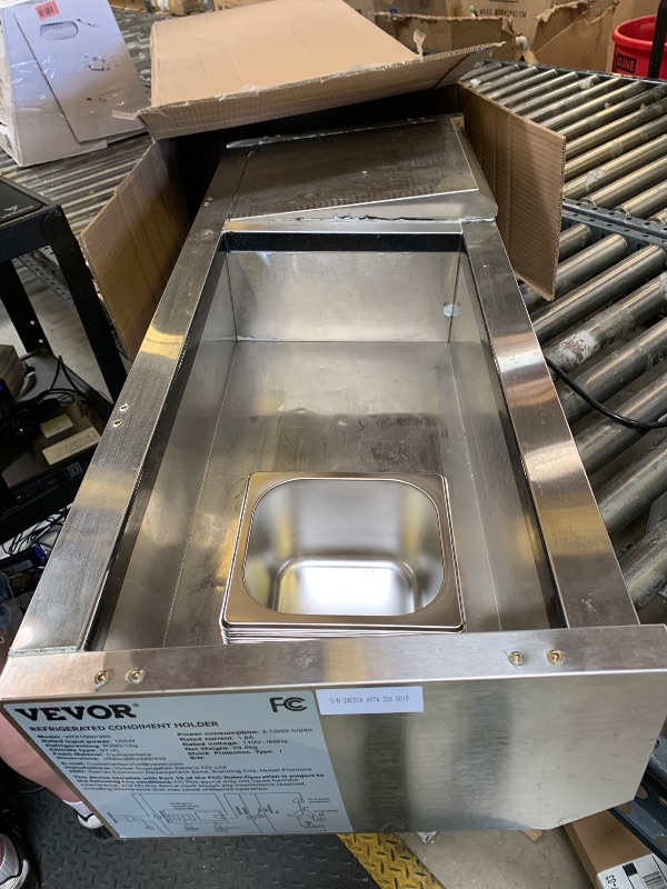 Photo 1 of VEVOR Refrigerated Condiment Prep Station, 40-Inch, 7.8 Qt Sandwich/Salad Prep Table with 1 1/3 Pan & 4 1/6 Pans, 150W Salad Bar with 304 Stainless Body and Cover Temp Adjuster One-Click Defrosting