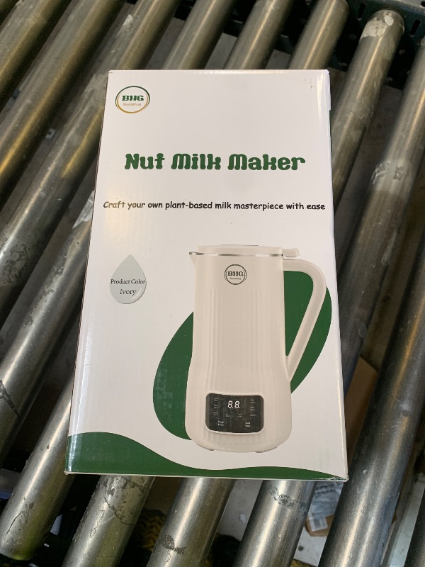 Photo 1 of BUAIAHUG 20oz Nut Milk Maker Machine - Multi-Functional Automatic Almond with 10 Blades, Plant-Based, Oat, Soy, and Dairy Free Beverages 12 Hours Timer/Auto-clean/Room Temp/Keep Warm/Boil, White