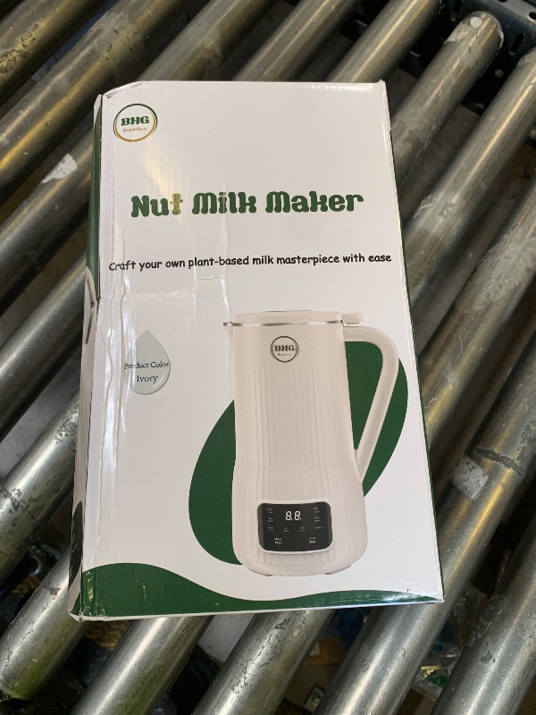 Photo 1 of BUAIAHUG 20oz Nut Milk Maker Machine - Multi-Functional Automatic Almond with 10 Blades, Plant-Based, Oat, Soy, and Dairy Free Beverages 12 Hours Timer/Auto-clean/Room Temp/Keep Warm/Boil, White
